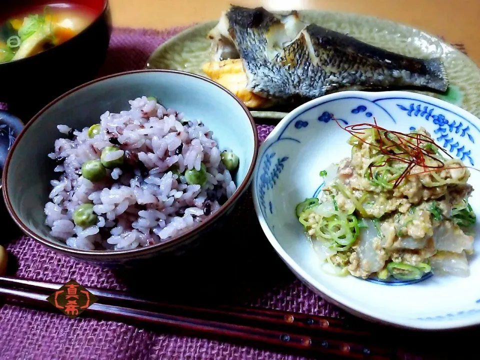 Snapdishの料理写真:黒米豆ご飯✱カワハギの肝あえ|真希さん