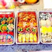 Snapdishの料理写真:娘も喜ぶ彩りお花見弁当|ぴょんままさん