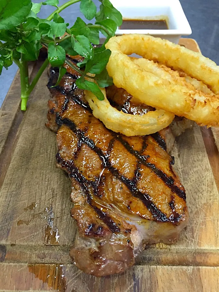 Grilled sirloin, red wine sauce|Michael Kohlさん