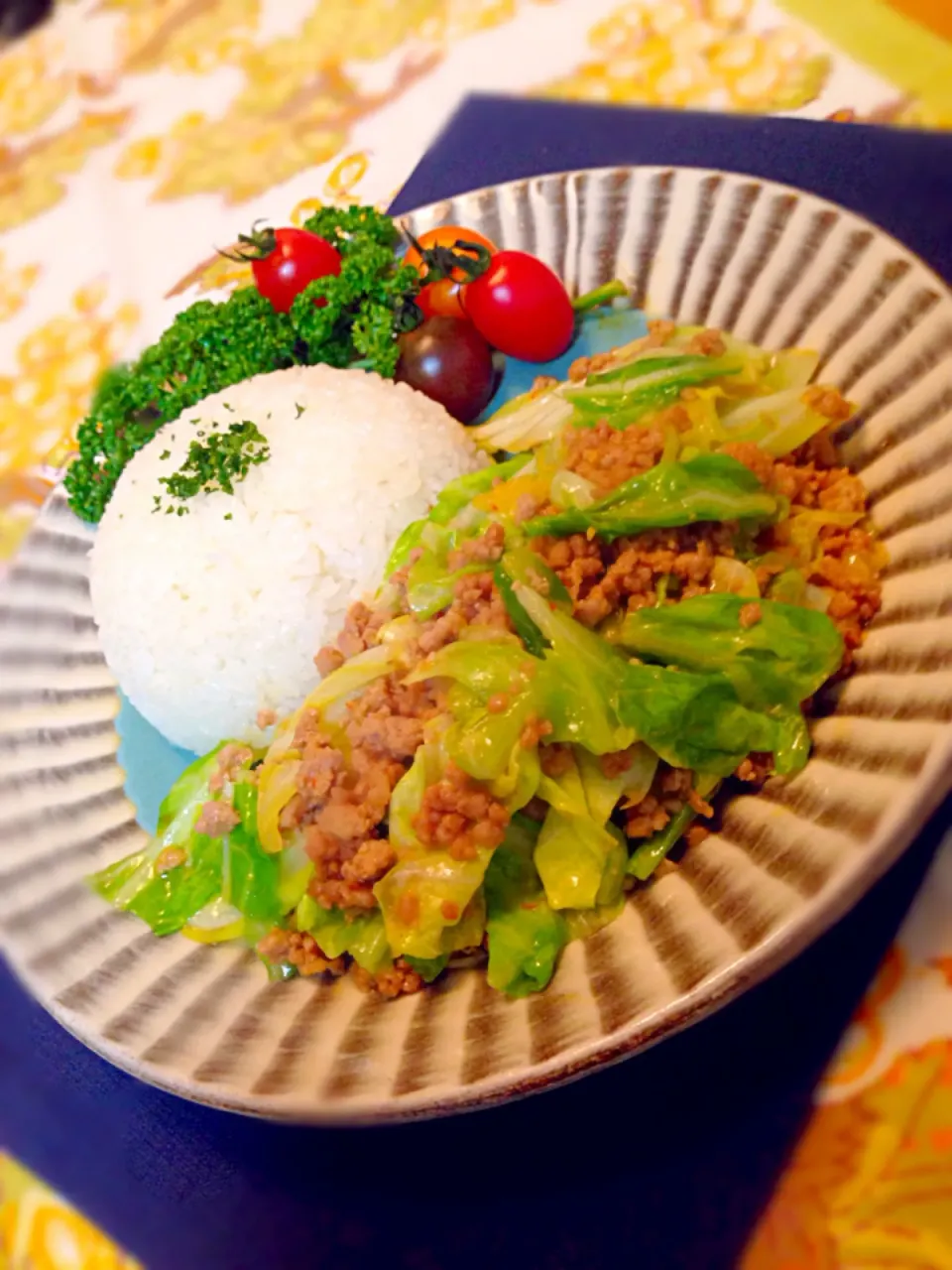 りまこさんの料理 時間がない時のキャベツと挽肉ごはん❤️|チョッパー＆ホヌさん