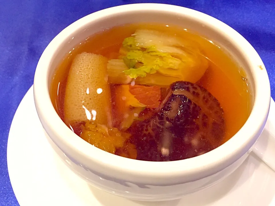 Double-boiled conpoy with yunnan ham & yellow fungus|Sky Blueさん