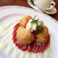 Deep fried donut with strawberry jam and condensed milk|Jujuさん