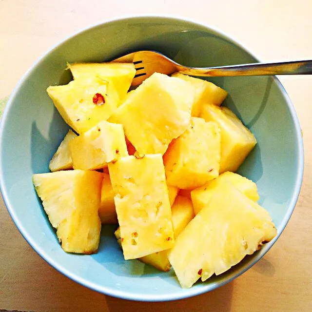 #Snack/Teatime 😋 Pineapple 🍍 #Fruit #Healthy 😊 #Quick and easy 😋|Alisha GodsglamGirl Matthewsさん