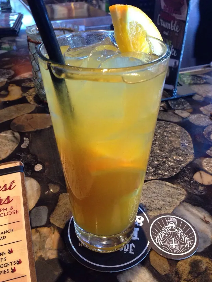 Snapdishの料理写真:White peach Sangria|Christine Artenさん