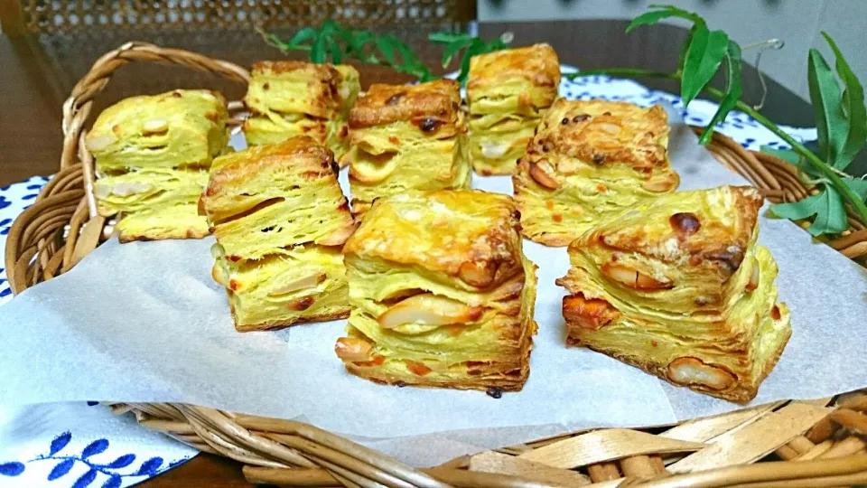 パン焼きネコさんの酵母スコーン食事系🎵カレー&カシューナッツ&チーズで😉|sakurakoさん