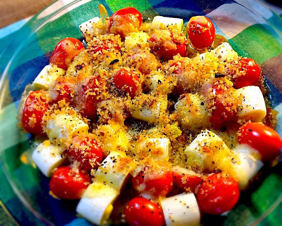 プチトマトと長葱のチーズ焼き🍅ともこさんのアンチョビパン粉で💛|ぷっくりんこ💙さん