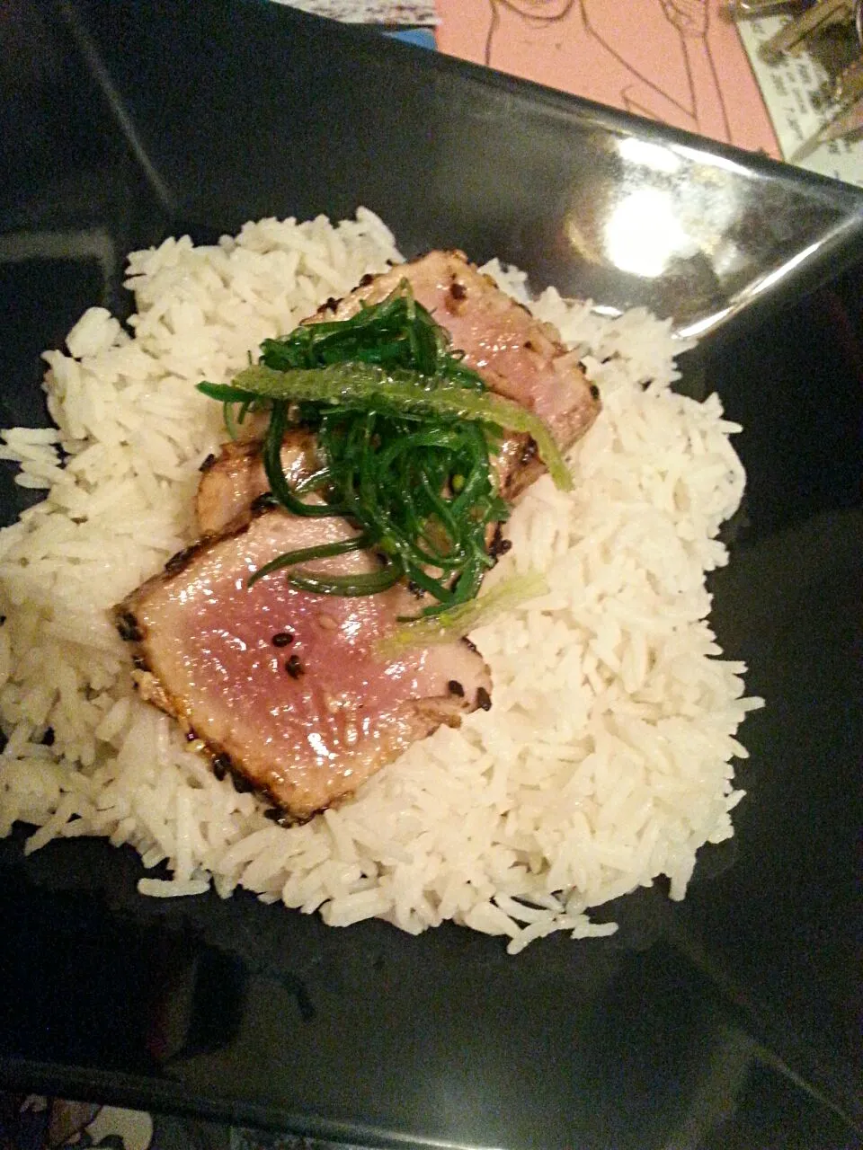 seared ahi with seaweed salad and rice with ponzu|Zachary Etheridgeさん