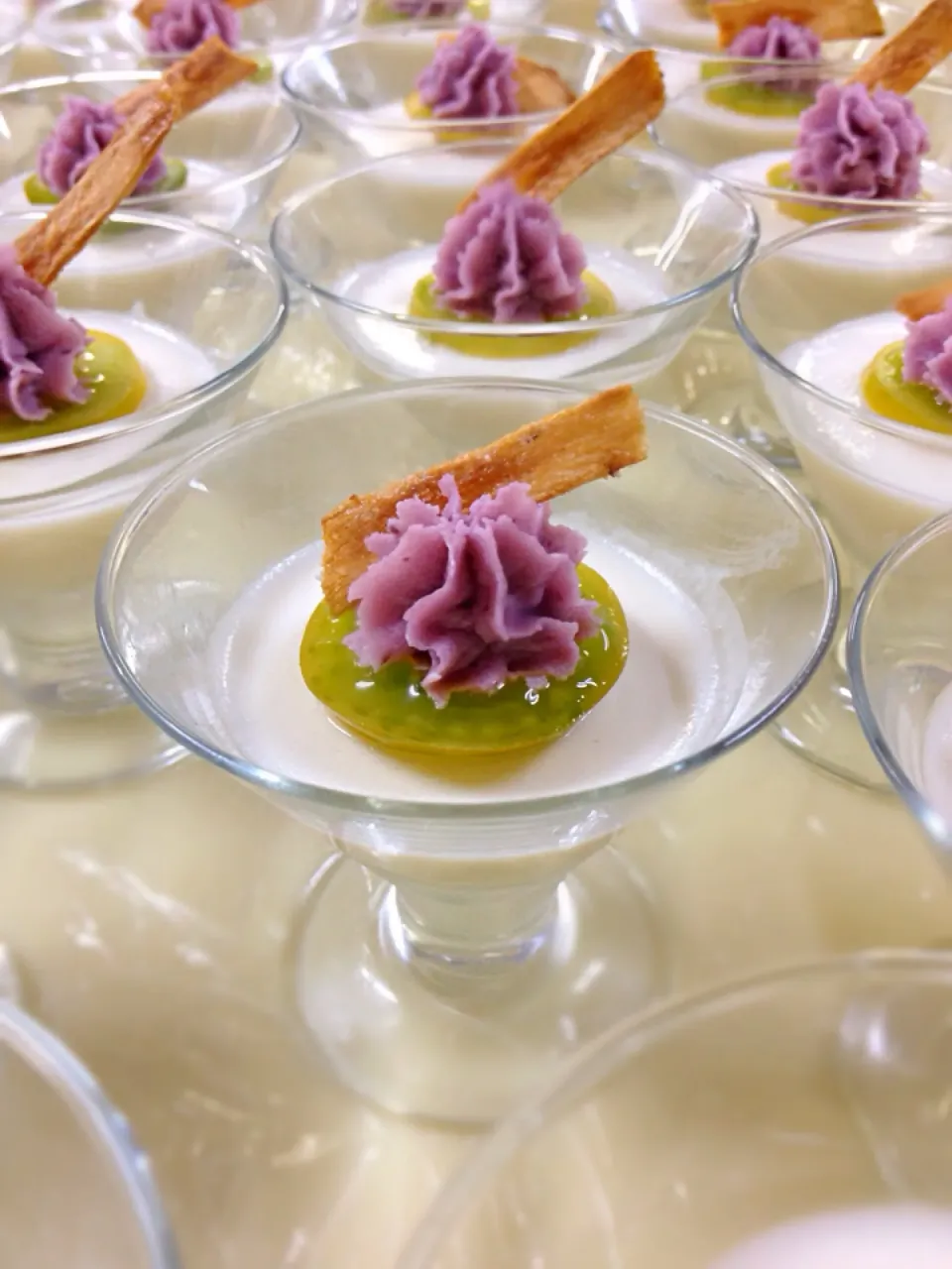 Cauliflower mousse with purple sweet potato puree and gobo root chips|Sayakaさん