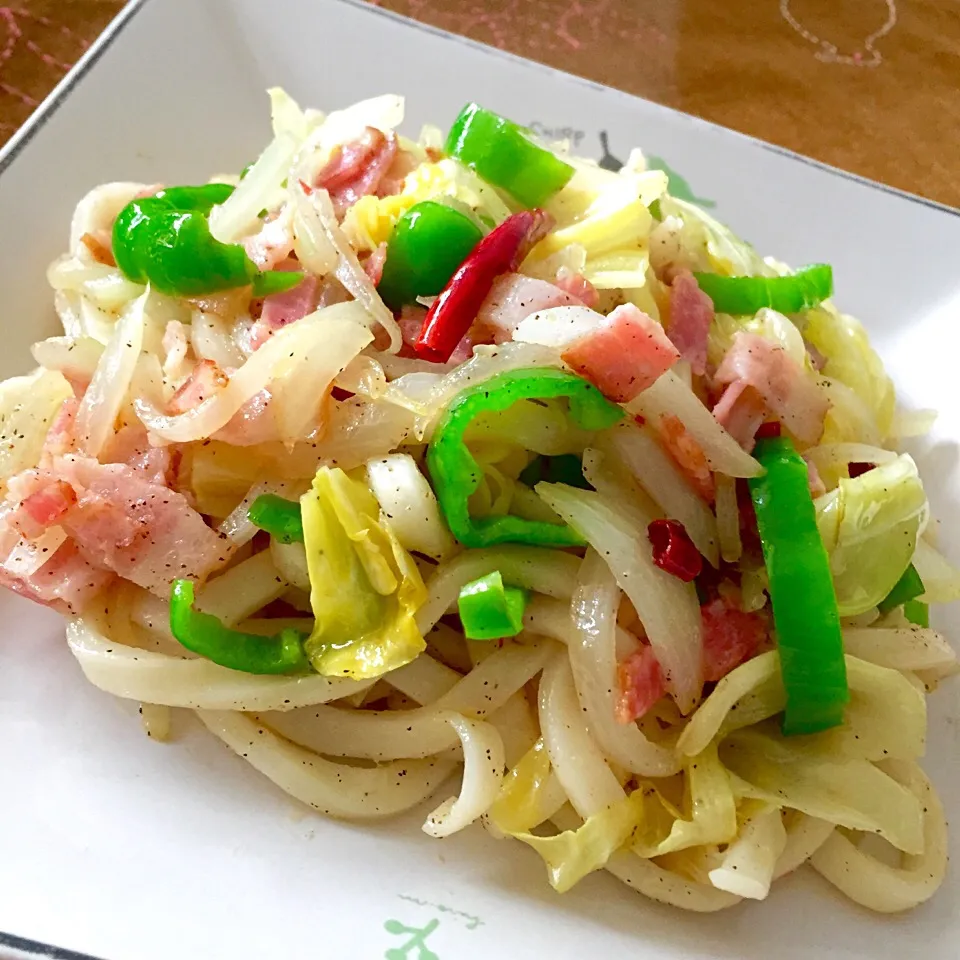 ペペロンチーノ焼うどん|カウンター嬢さん