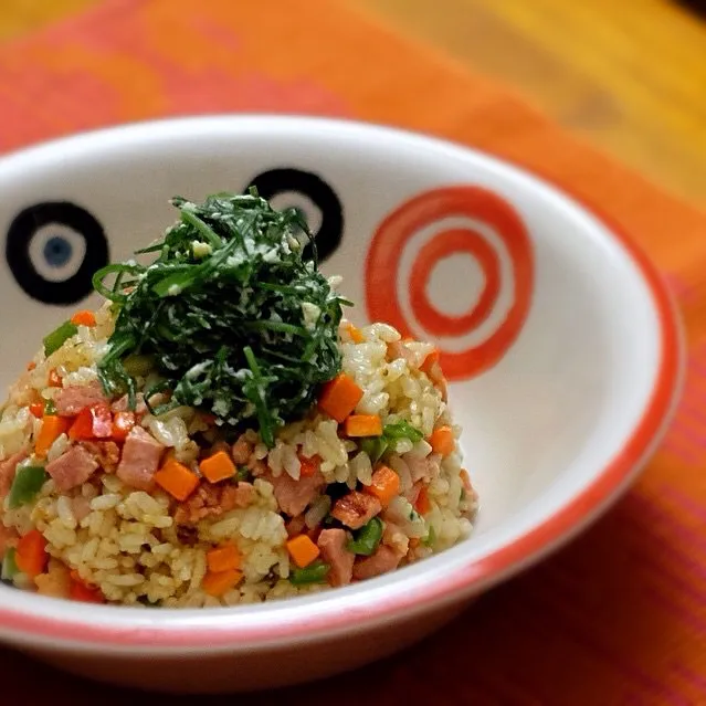 Fried rice with chinese chive and eggs/ 具沢山チャーハンのニラ玉乗せ|Konさん