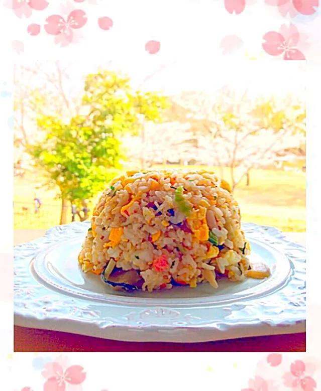 桜満開チャーハン🌸                         野沢菜シャケちりめんと搾菜の炒飯💗ココナッツオイルで✨|くうちゃんさん