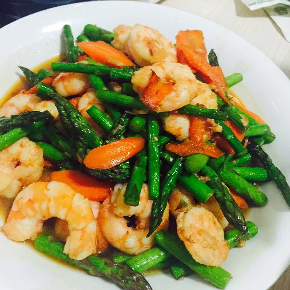 Stir fry king prawn with asparagus|Eniya Hsiaoさん