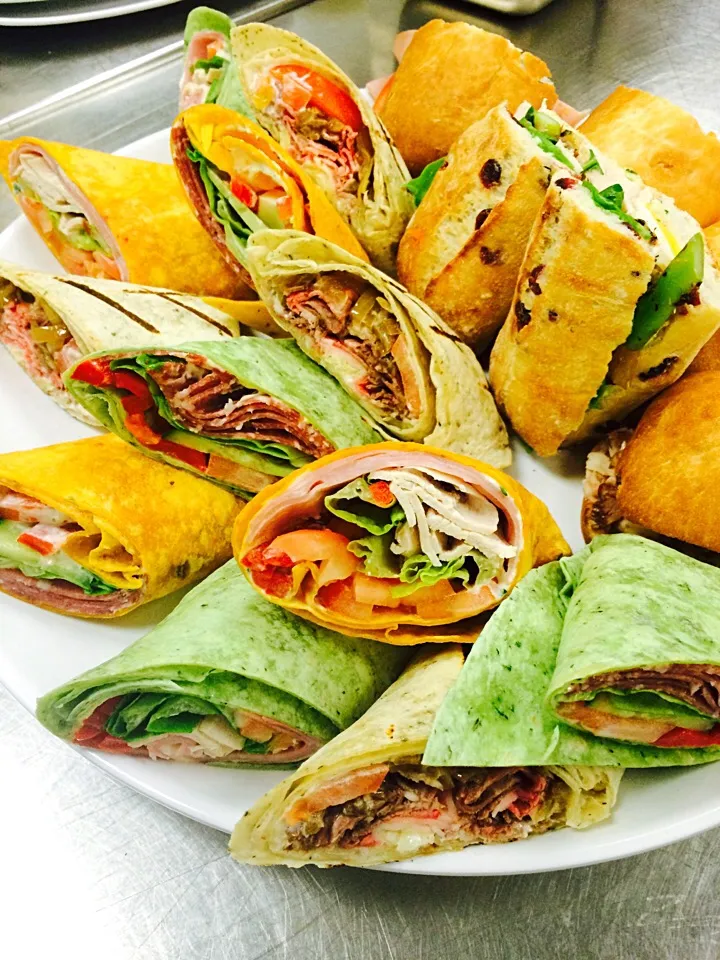 Assorted sandwiches and wraps|Milka Papricaさん