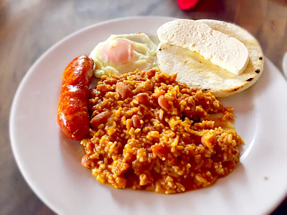 Calentaos, typical paisa breakfast from Medellin, Colombia!|robさん