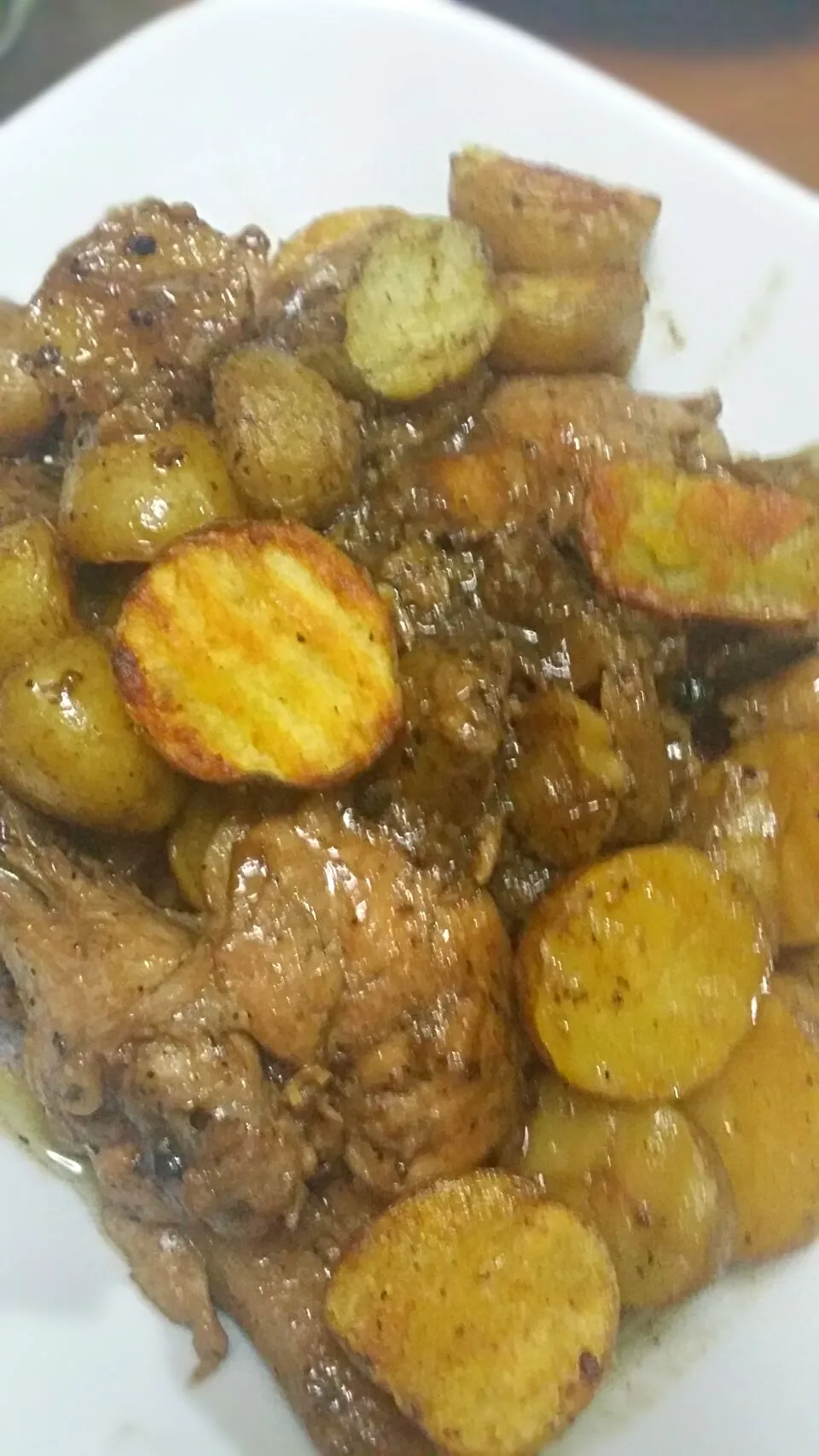 Garlic Chicken Adobo con Baby Potato|Irene Lee Del Rosarioさん