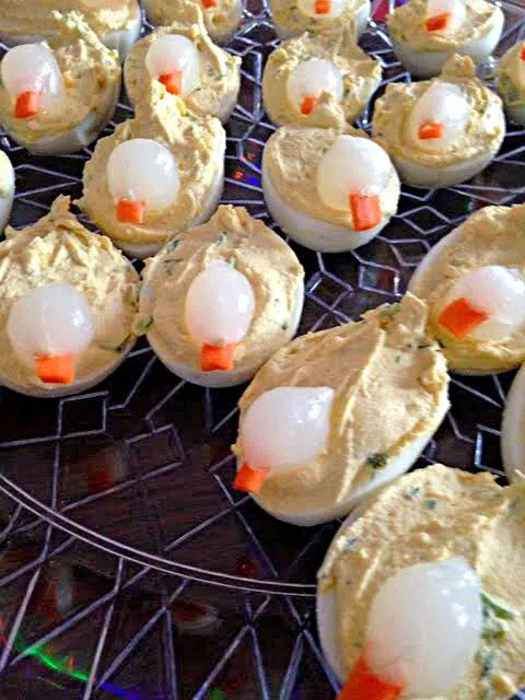 The #Easter Deviled #Eggs Project by My Lil Foodie Princess Cooking Class 🐣 Lil Chicks with delicious Pickled White Onions and Carrots from Oakland Organic Farm|Alisha GodsglamGirl Matthewsさん