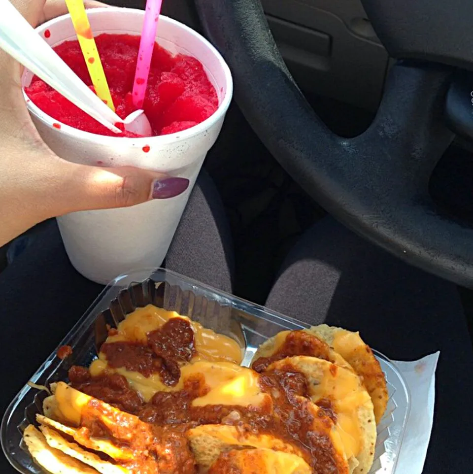 Had to Grab Goodies from the #Snack #Food stand/Truck 😀 Nachos With Chili and Cheese 😊 Bubble Gum New Orleans Style Sno Balls #Snack/Teatime #Ice Cream|Alisha GodsglamGirl Matthewsさん