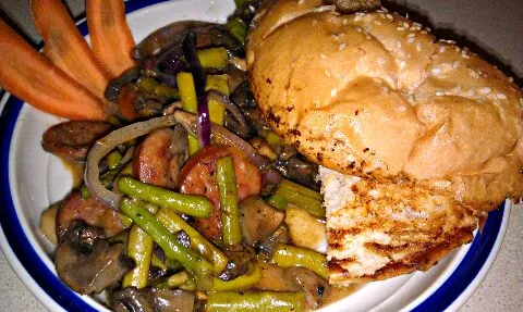 andouille sausage with asparagus, mushrooms, onion, butter, salt, pepper.  with toasted half sesame seed bun top.|Rocky Nerdishさん