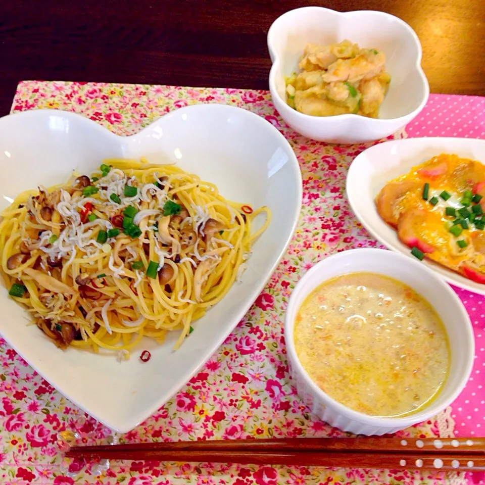 しめじとしらすの和風ペペロンチーノ、花麩のたまごとじ、鶏肉の大根おろし和え、玉ねぎとにんじんとツナのミルクスープ|にゅきさん