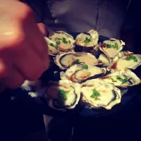 Last night oyster madness fresh from Japan ! #oyster #fresh #1am #munchie|Nur Moselleさん