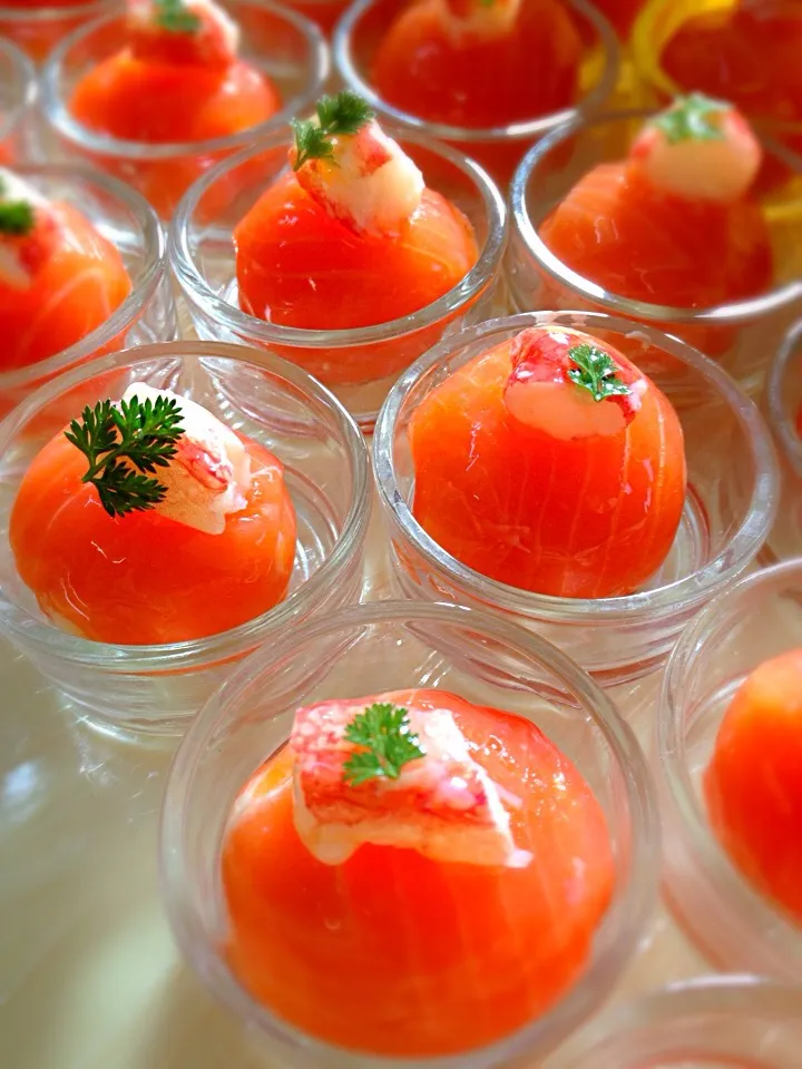 Temari salmon (crab potato salad wrapped in smoked salmon)|Sayakaさん