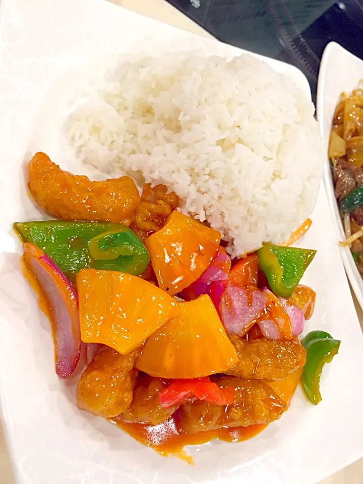 Pineapple and deep fried pork with rice|Sky Blueさん