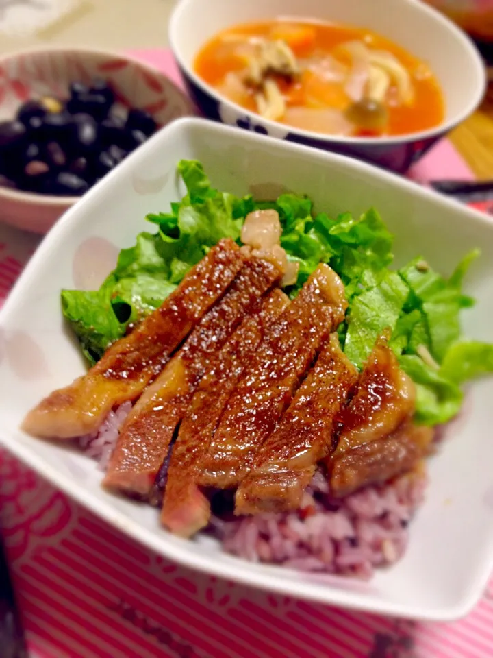 Snapdishの料理写真:4/1 伊万里和牛のステーキ丼, トマト鍋風野菜たっぷりスープ, 黒豆煮|kykyさん