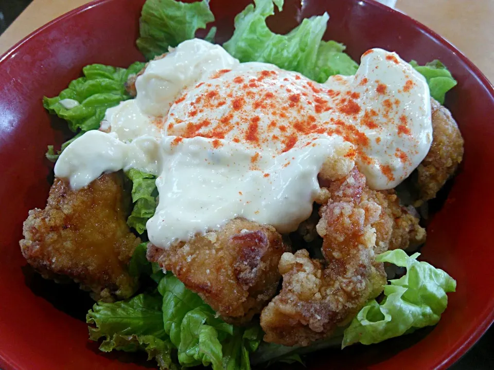 これには参った某道の駅の筑波鶏のチキン南蛮丼800*円(..)(T_T)
鶏が硬い、タルタルソース的なのがマヨネーズむき出しでしつこい(@_@)
多分明日以降鶏南蛮は食べないでしょう、と言う記念の投稿です(*_*)
世の中には不味い料理もあるんだね:-O
でも、それは調理の結果ですね(;_;)/~~~|quitaさん