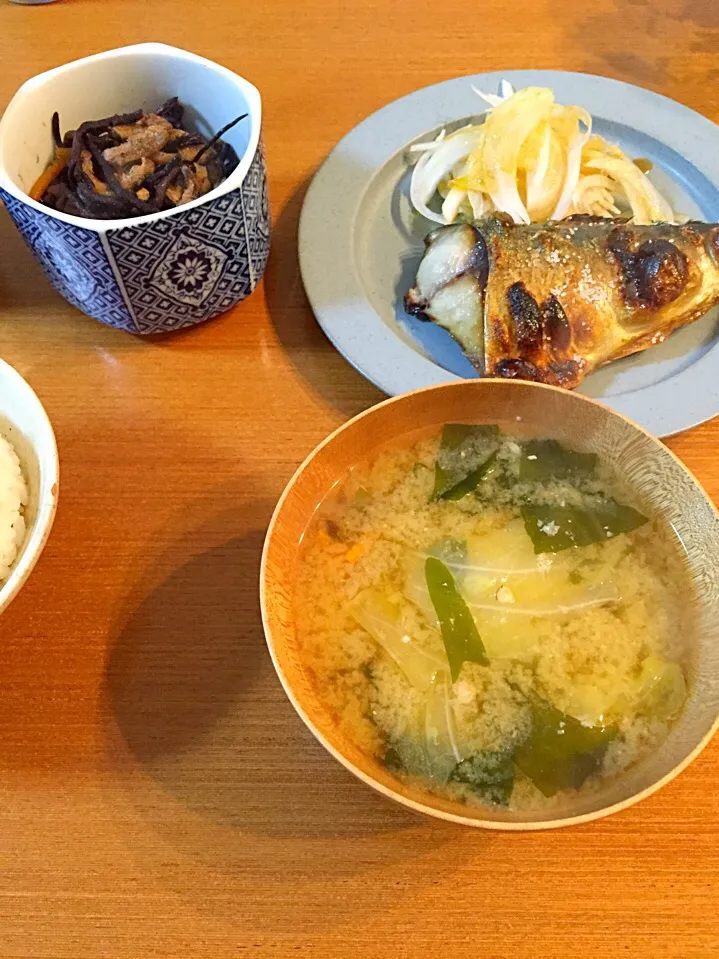 純和食 鯖の塩焼き ひじきの炊いたん|コニーさん