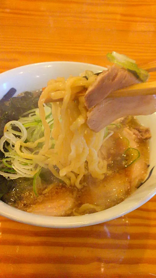 久しぶりの肉わかめラーメン(^^)
旬の気仙沼 大島の生わかめ、滋味が体に染み入ります。
https://m.facebook.com/teruko.hayasaka.3/posts/203657389779043
餃子0.5枚(赤)とラーメン屋の半カレー♬
食後の演出つきのデザートにびっくりです‼
旧仙台法務局隣でお|Hiroo  Higuchiさん