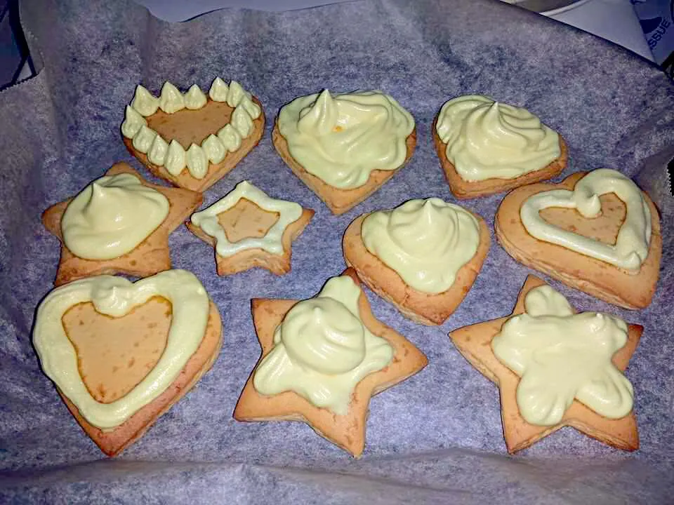 Snapdishの料理写真:Homemade soft sugar cookies with creamy butter meringue frosting.|Yummy Mummyさん