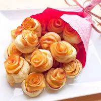 Snapdishの料理写真:薔薇のアップルパイ|ayumiminさん