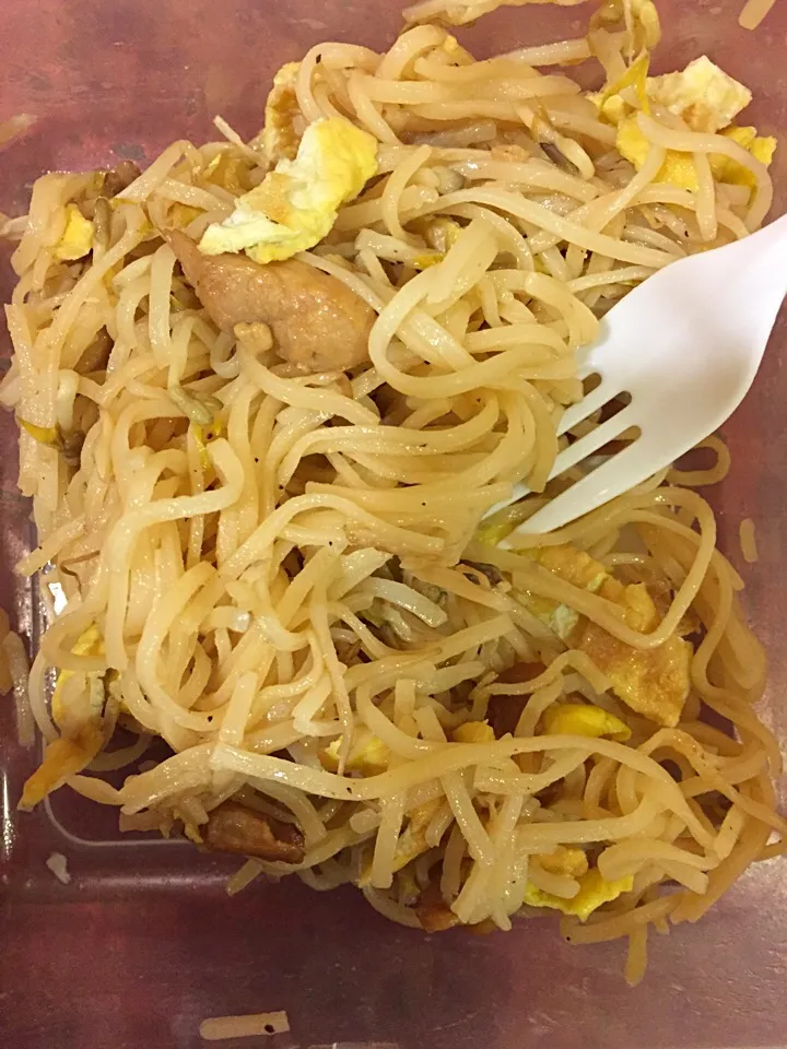 Left over pad thai 4/1|Didi Duangさん