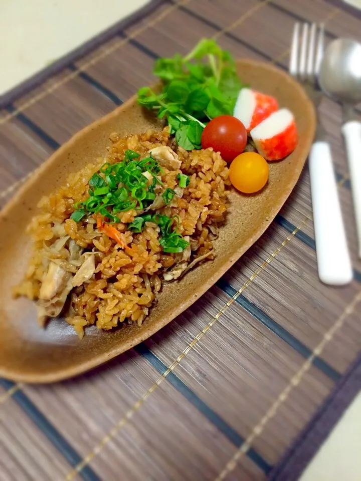 りずむちゃんのヨシダソース焼豚の～煮汁で鶏ごぼう炊き込みご飯♬|まぁちゃんさん