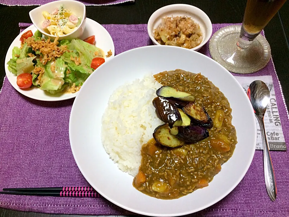 Snapdishの料理写真:茄子カレー🍆♡豚としめじのマヨネーズ炒め♡マカロニサラダ♡|miさん