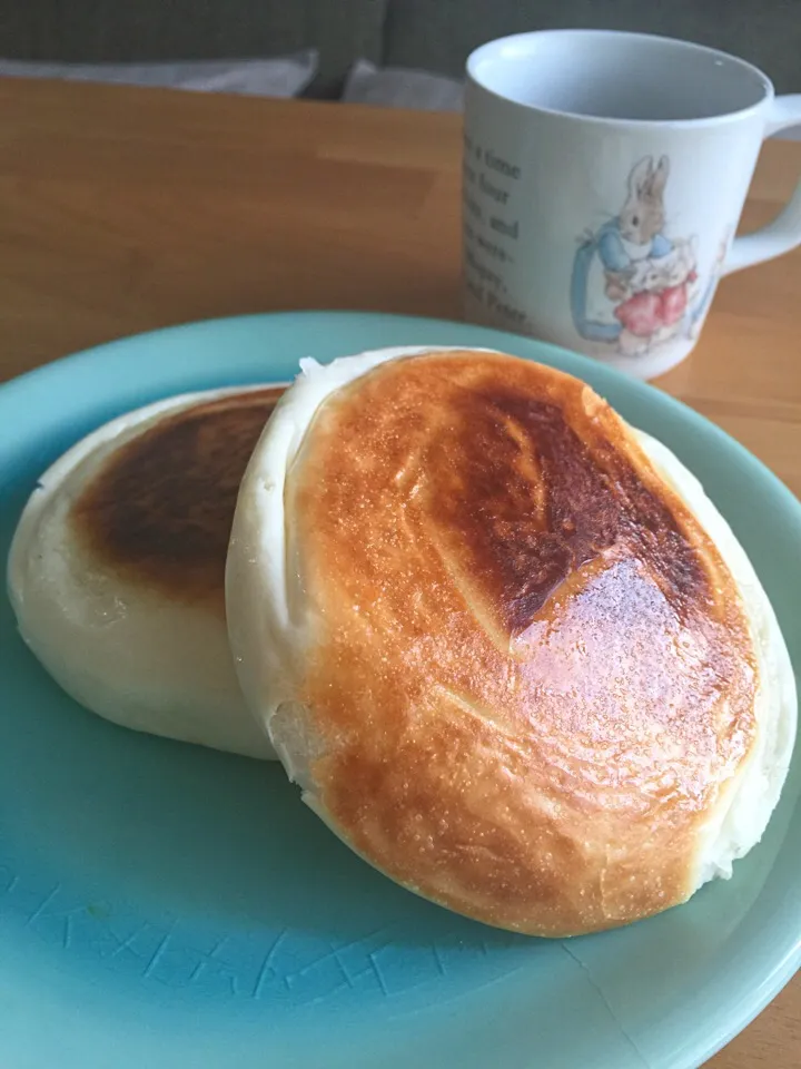 Snapdishの料理写真:トッシ~さんの料理 潰し焼き肉まんww|さちこ(さがねっち)さん