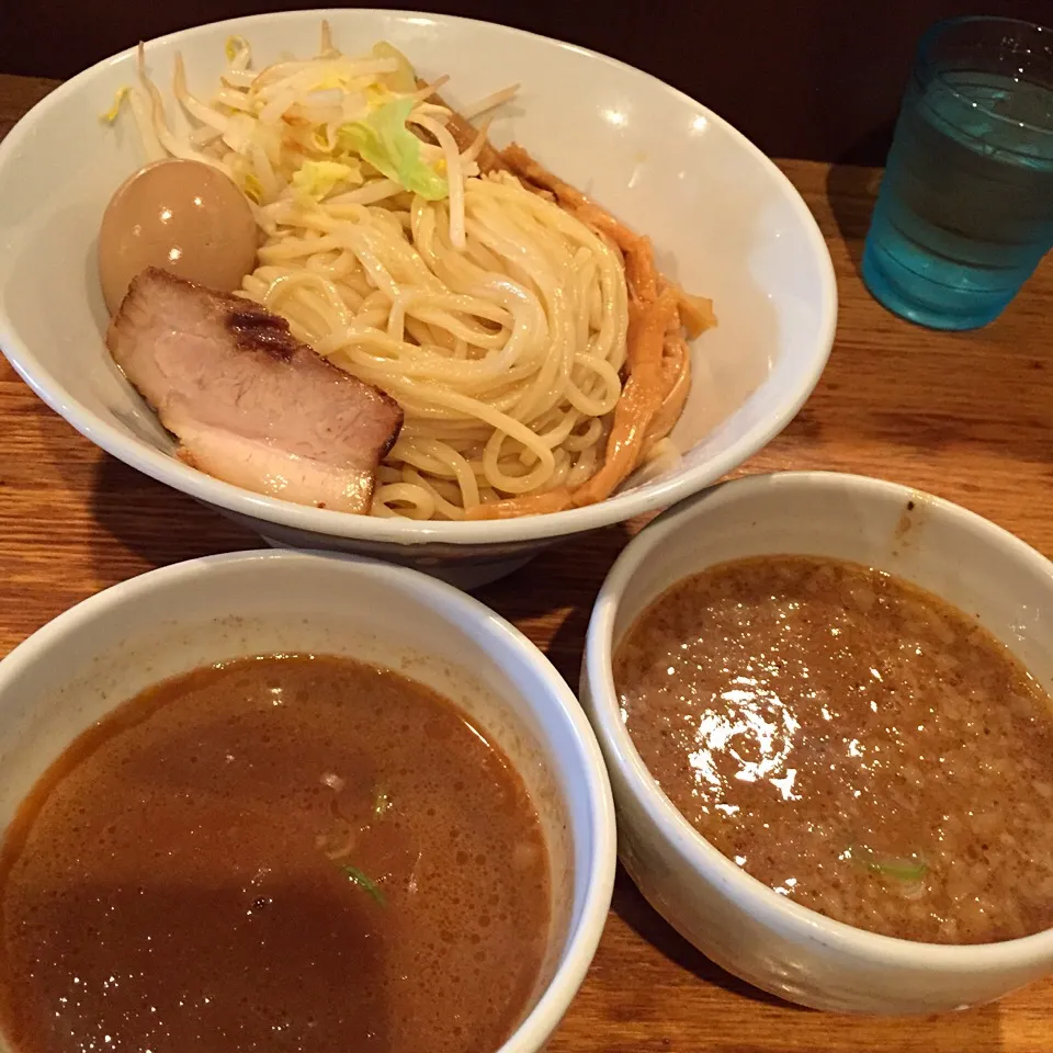 二色(濃厚醤油・海老味噌)味玉つけ麺@可以(神保町)|塩豚骨さん