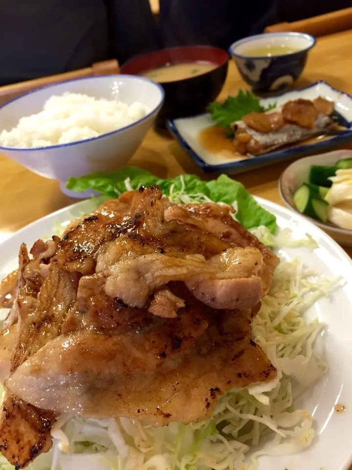 ✨照り照り焼肉定食✨|中さんさん