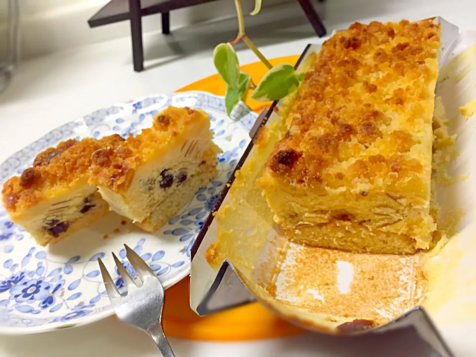 プレミアムチーズケーキレーズンとアーモンド入り Premium Cheese Cake w/ Raisin & Almond|foodloverさん