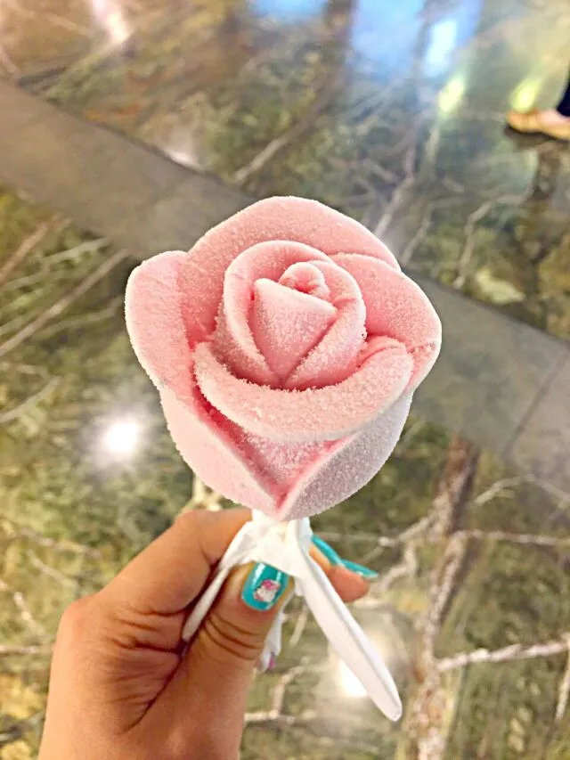 Snapdishの料理写真:#Ice Cream #rose|Tinaさん