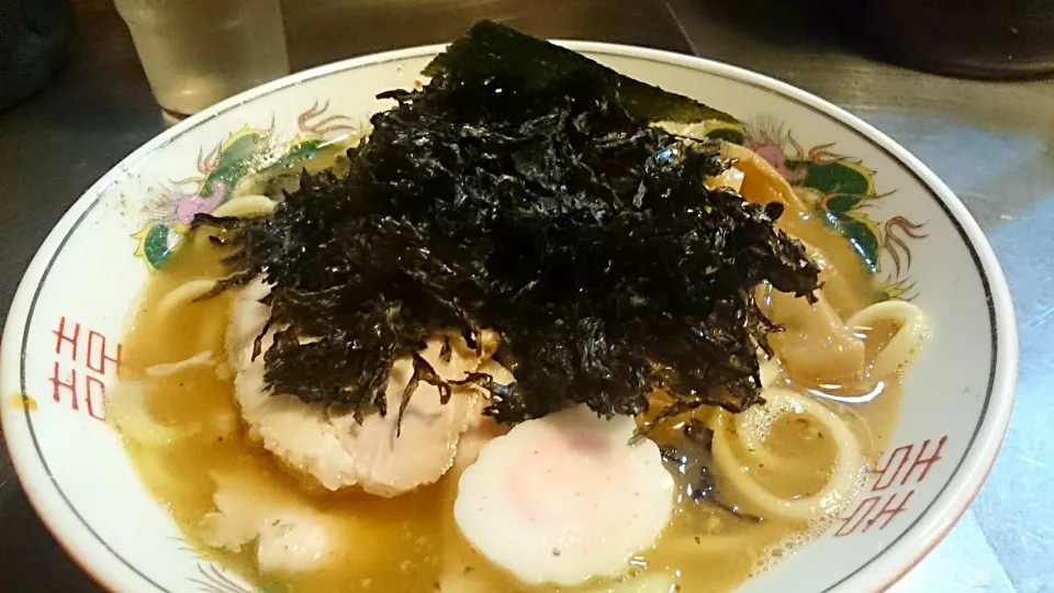 Snapdishの料理写真:滝野川大勝軒の小ラーメン+岩のり ＠池袋|大脇さん