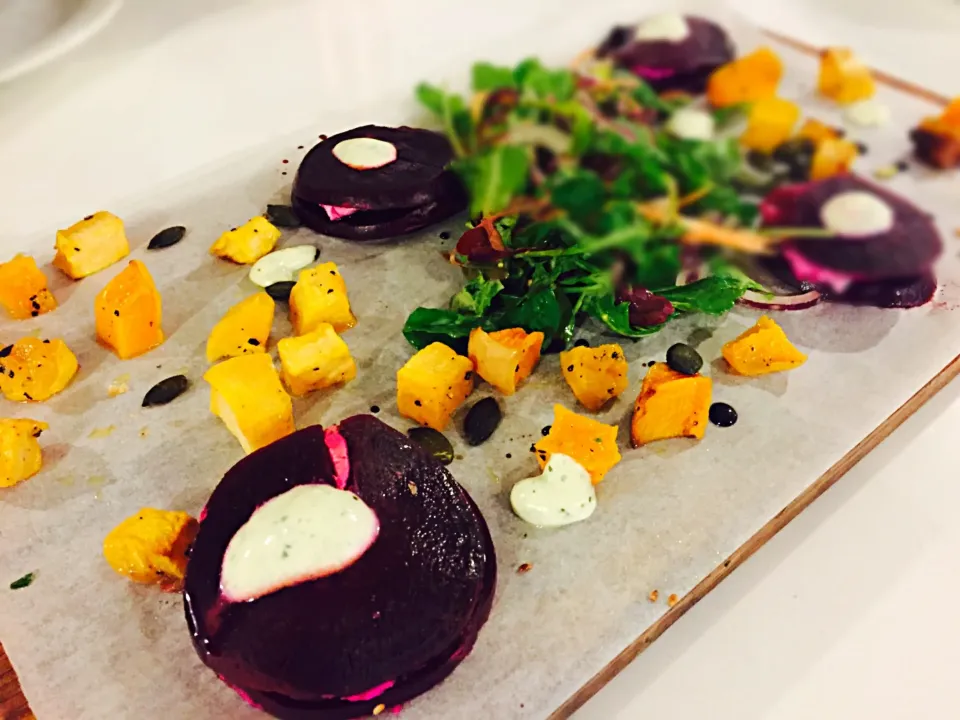 Vegetarian Beetroot Ravioli & Butternut cubes|Sergio Lacuevaさん