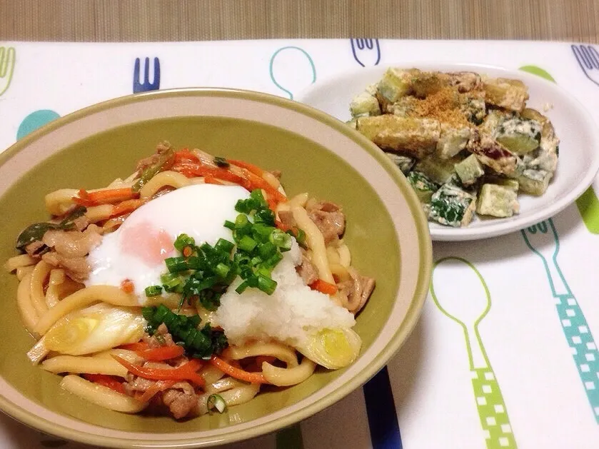 焼うどん温玉添え・きゅうりとサツマイモのコロコロサラダ|美也子さん