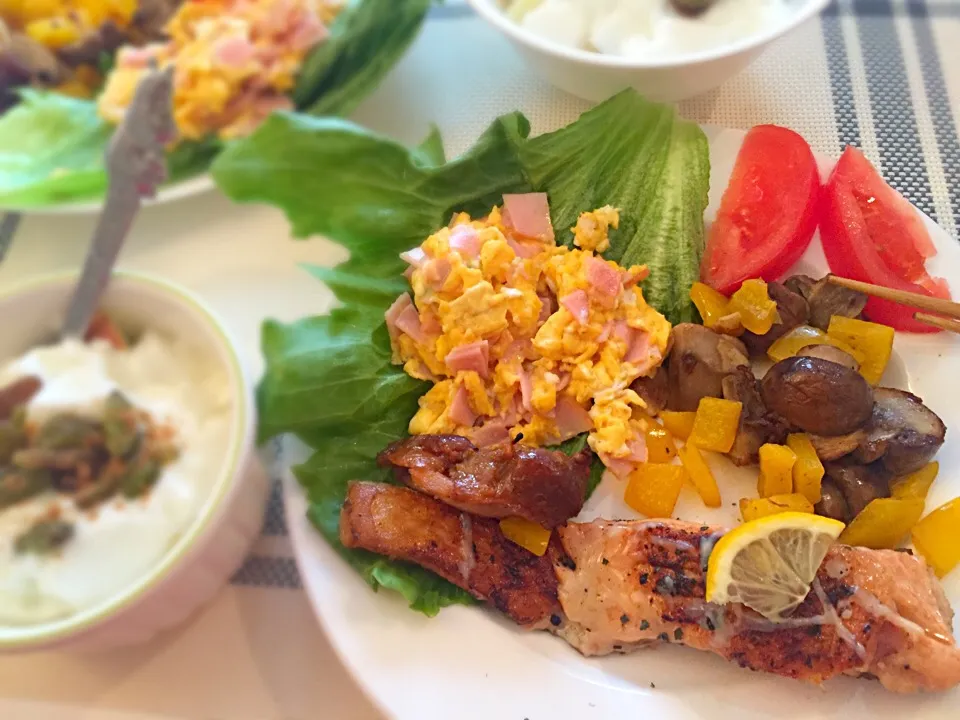 Herb grilled salmon/ sesame coconut taste scrambled egg/Paprika mushroom|Rinaさん