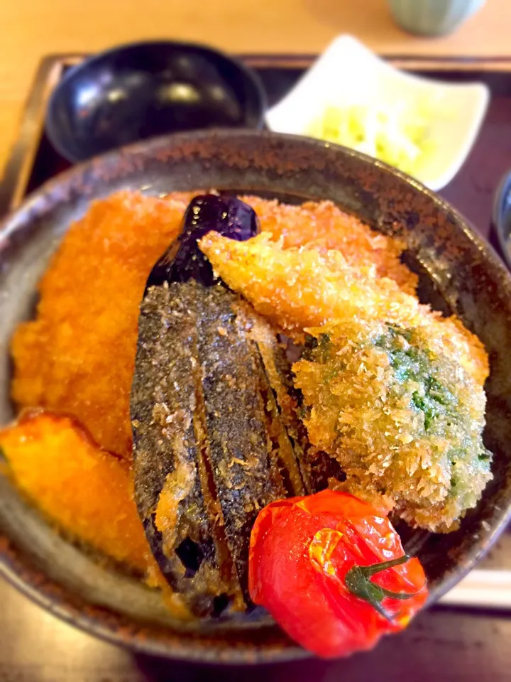 昨日のランチのタレカツ野菜丼。野菜が美味しかったなー❤️|うきさん