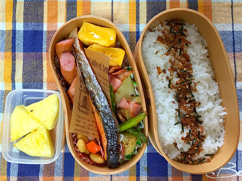 Snapdishの料理写真:焼き鮭弁当|Ayumi Tさん