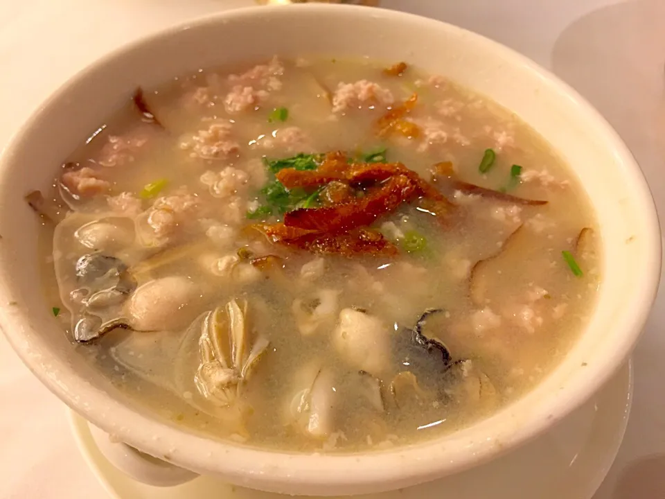 Congee with bang oysters & minced pork|Sky Blueさん