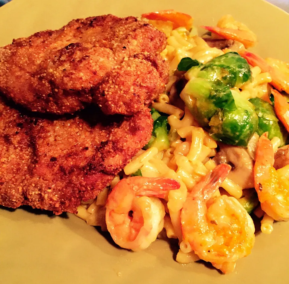 Almond Porkchops w/Shrimp & Brussel Sprout Mac|Chef Ampさん