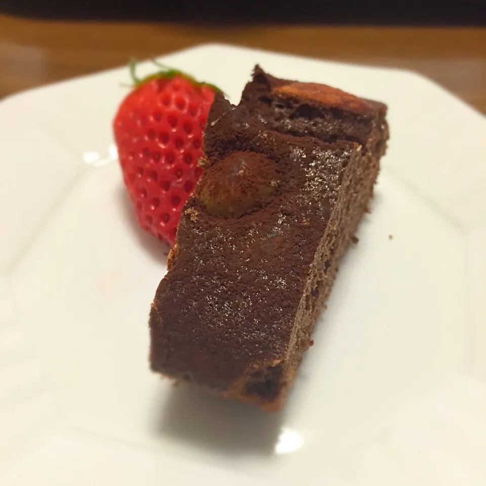 昨日焼いたケーキが食後のデザート🍓|Junkoさん