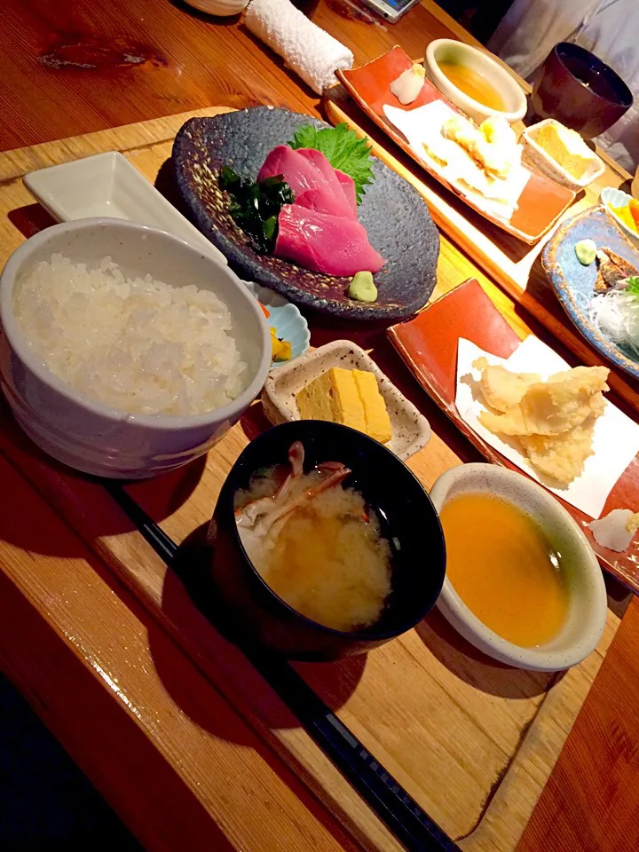 地魚のてんぷらとブリのお刺身の定食|Ayaka Gotoさん